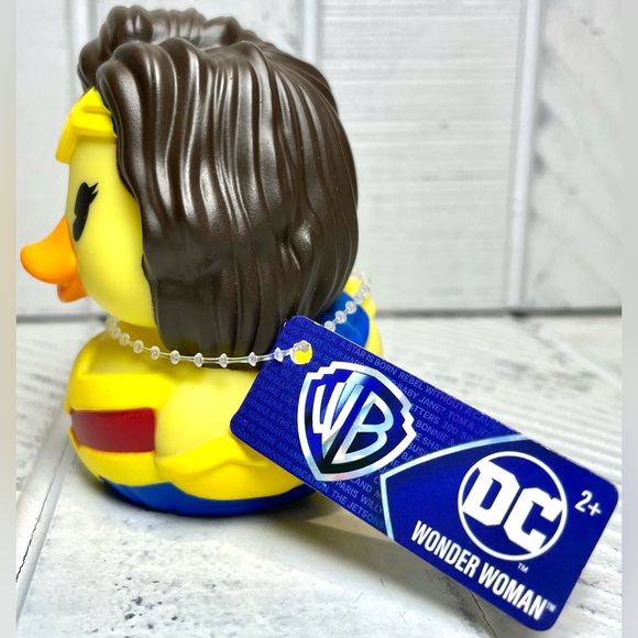 Just Play Warner Bros. Wonder Woman Rubber Duck 2.75” Collectible Toy Figure NWT - Picture 2 of 7